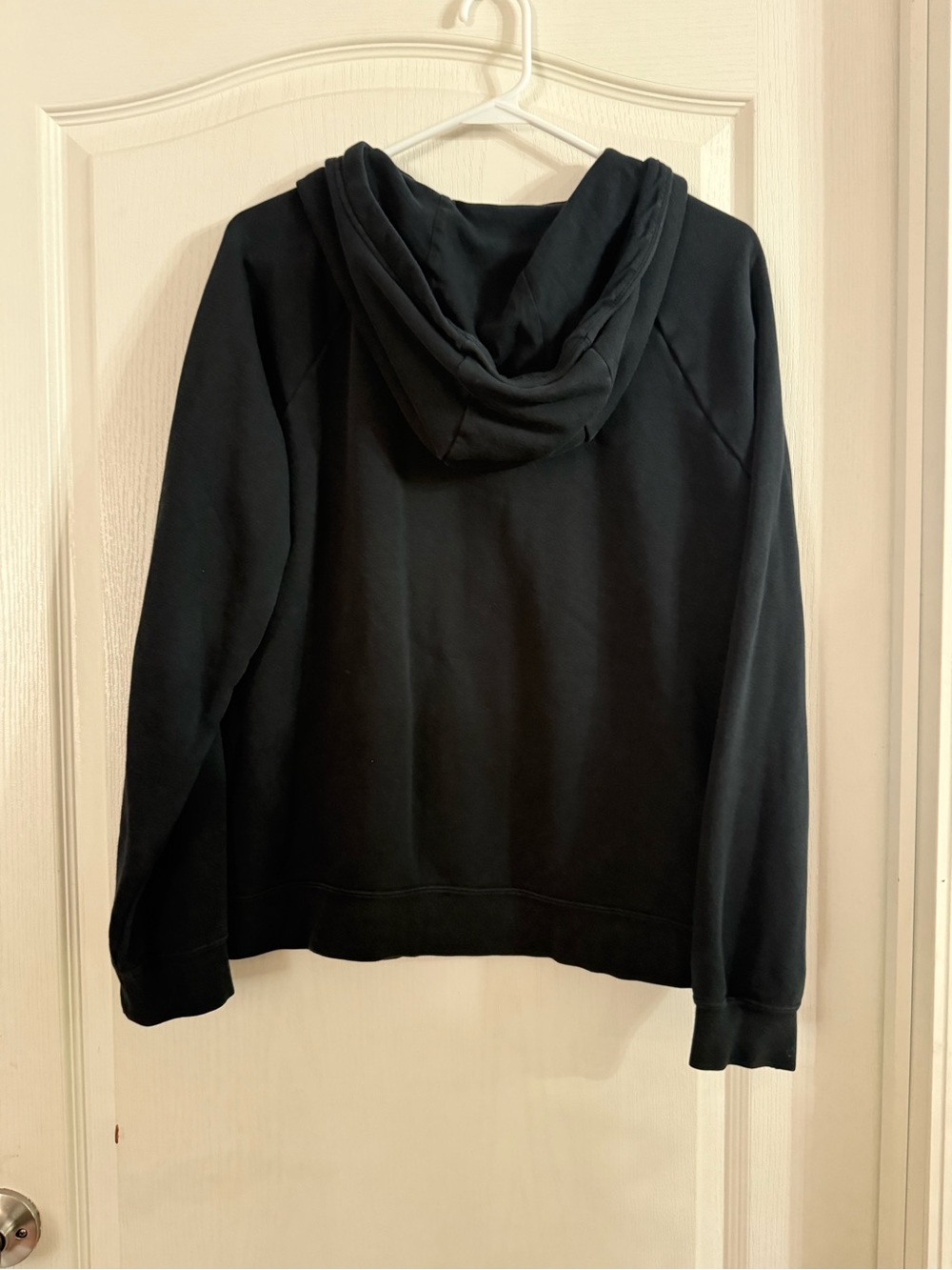 Nike Women’s Black Logo Hoodie Size Med. MY-124 - Picture 4 of 4